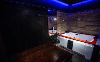    Flirt Bar -