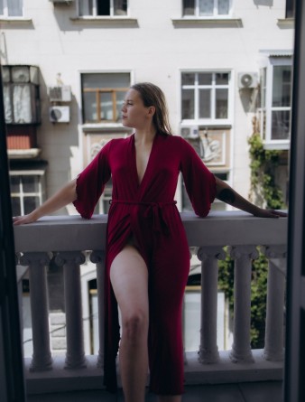 Девушка массажистка Людмила, салон Людмила