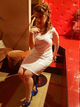 Девушка массажистка Маша, салон Rhino Relax