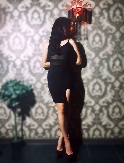 Девушка массажистка Карина, салон Эйфория